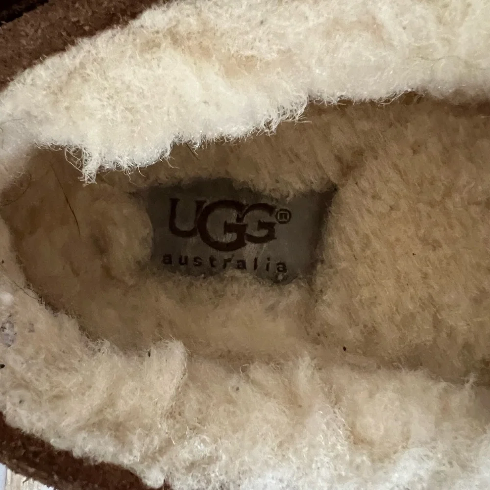 UGGs boys slippers sz 3 VGUC suede moccasin shearling lined rubber sole UK 2 - Picture 6 of 8